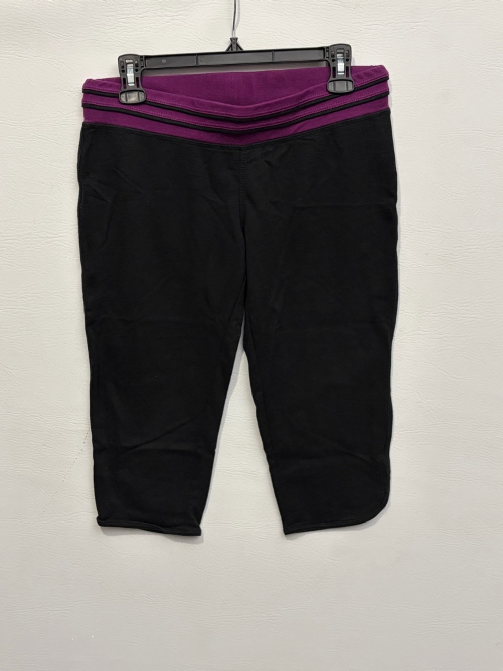 Papaya Black Y2K Capri Leggings with Purple Low Rise M/L